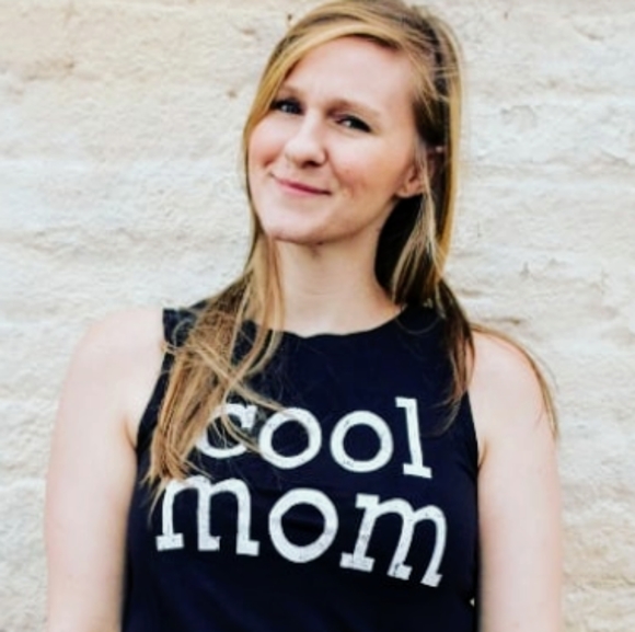 Meet your Posher, Amelia - Picture 3 of 8